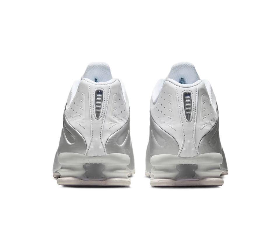 Nike Shox R4 Trainers White Metallic Silver UK 6-12